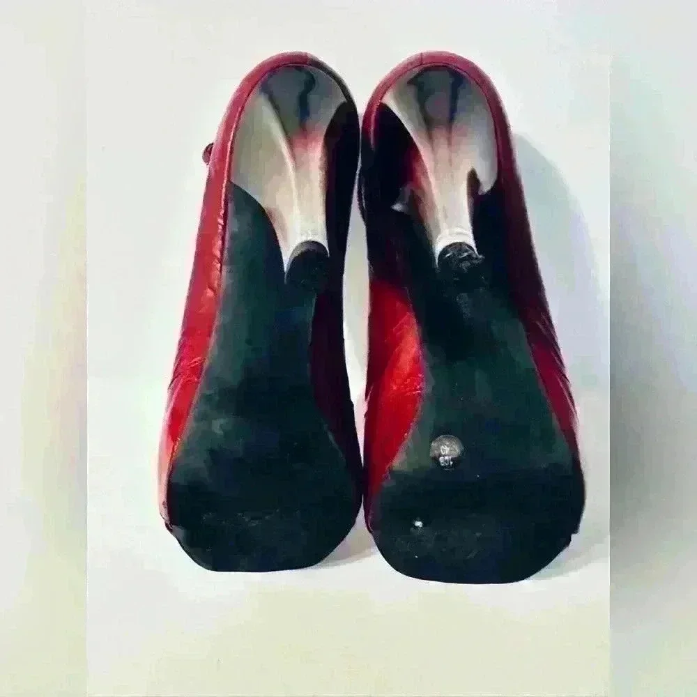BCBGirls Ruby Red Rugged Patent Leather with Ombré Heels. Women’s Size 10